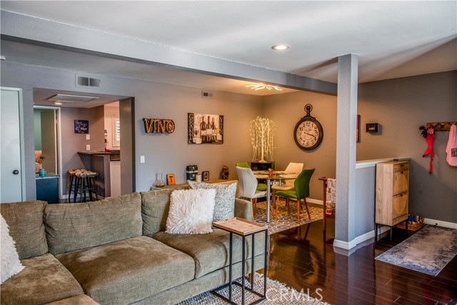 16551 Grunion, Huntington Beach CA: https://media.crmls.org/medias/914c25e2-c46e-452e-8a3e-a2120e65ecec.jpg
