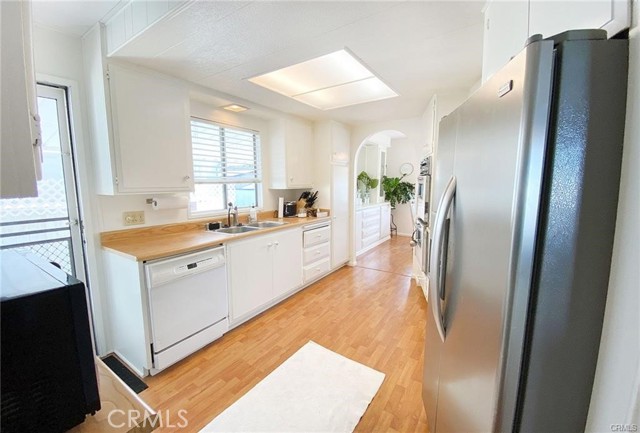 Detail Gallery Image 11 of 13 For 20701 Beach Blvd #7,  Huntington Beach,  CA 92648 - 2 Beds | 2 Baths