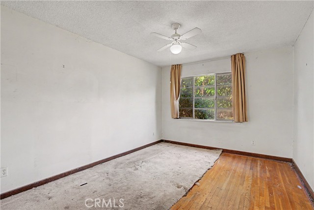 Detail Gallery Image 8 of 11 For 22337 Strathern St, Canoga Park,  CA 91304 - 3 Beds | 2 Baths