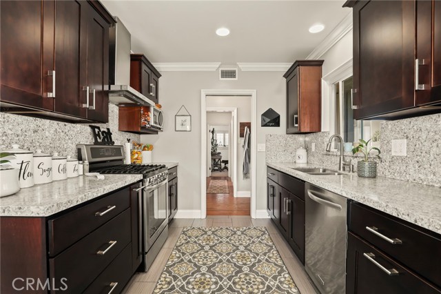 Detail Gallery Image 15 of 35 For 5640 E Deborah, Long Beach,  CA 90815 - 2 Beds | 2 Baths