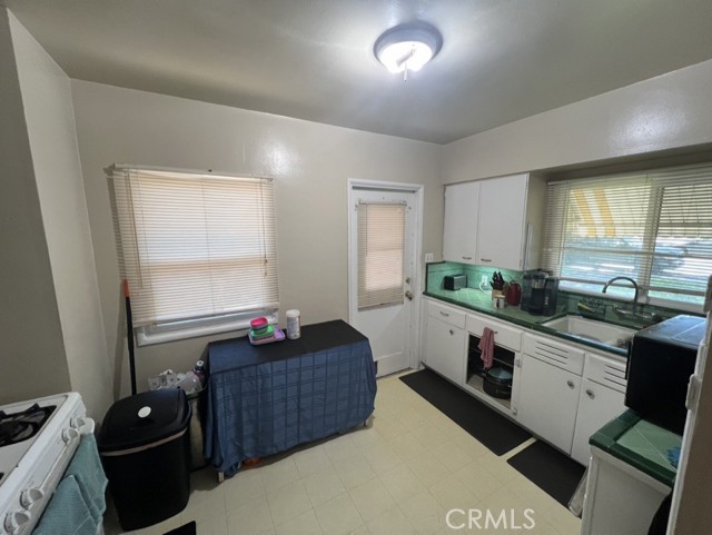 Image 15 of 21 For 7457 Mount Vernon Street