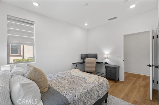 Detail Gallery Image 13 of 29 For 10319 Triple Crown Ln, Cypress,  CA 90720 - 4 Beds | 3/1 Baths