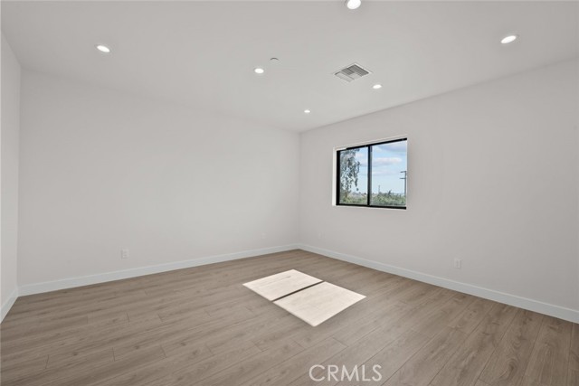 Detail Gallery Image 24 of 39 For 12937 W Kilikia Dr, North Hollywood,  CA 91605 - 4 Beds | 4 Baths