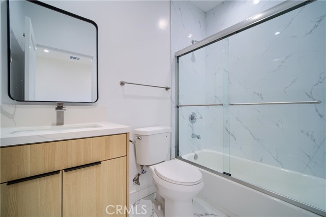 Detail Gallery Image 10 of 19 For 257 S Avenue 54 #1/4,  Los Angeles,  CA 90042 - 4 Beds | 4/1 Baths