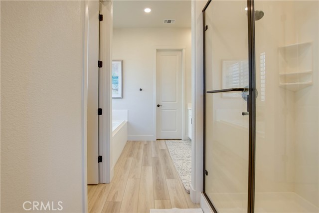 208 Luna Way, Hollister CA: https://media.crmls.org/medias/915045e4-4d8b-46e0-a6af-600222c19c63.jpg