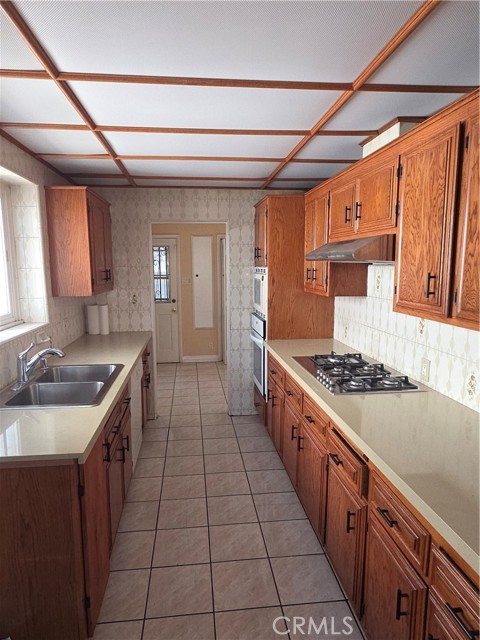 238 S Detroit Street, Los Angeles CA: https://media.crmls.org/medias/915067ed-fccd-4d25-b2a5-d315c30375be.jpg