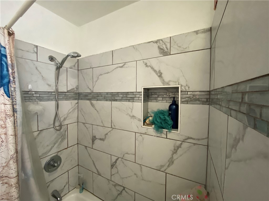 https://media.crmls.org/medias/9150736e-34d5-49b7-aad6-ad0267eb71ec.jpg?preset=X-Large