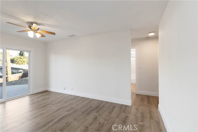 2453 Los Feliz, Thousand Oaks CA: https://media.crmls.org/medias/9150c7ae-cb11-4a7f-ab90-b1332d544ed3.jpg