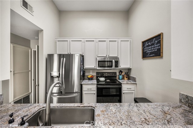 Detail Gallery Image 14 of 30 For 5744 E Creekside #37,  Orange,  CA 92869 - 1 Beds | 1 Baths