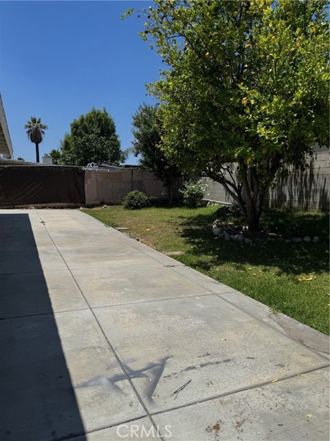 518 E 2nd Street, Rialto CA: https://media.crmls.org/medias/91522b8d-26d8-458a-b95a-1c6edf3c6b1c.jpg