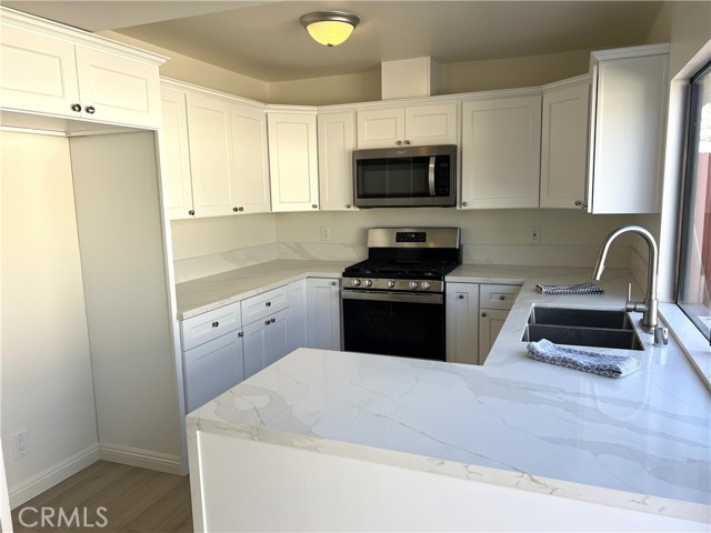 Detail Gallery Image 5 of 23 For 18946 E Berrytree, Orange,  CA 92869 - 4 Beds | 2 Baths