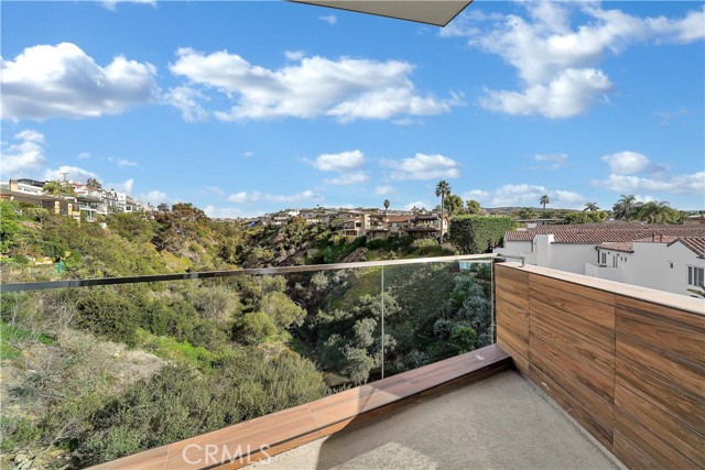 Detail Gallery Image 22 of 28 For 3928 E Coast Highway, Corona Del Mar,  CA 92625 - 3 Beds | 3 Baths