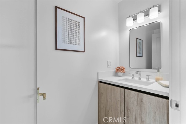 Detail Gallery Image 31 of 65 For 8372 Outland View Dr, Sun Valley,  CA 91352 - 3 Beds | 2/1 Baths