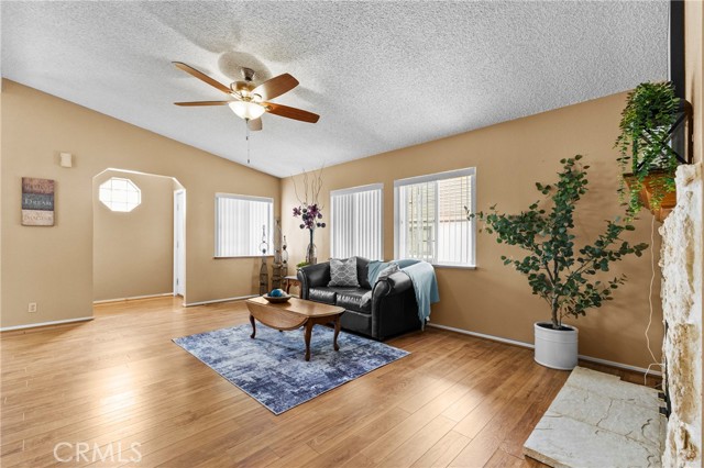 Detail Gallery Image 9 of 46 For 2526 Peach Tree, Hemet,  CA 92545 - 2 Beds | 2 Baths