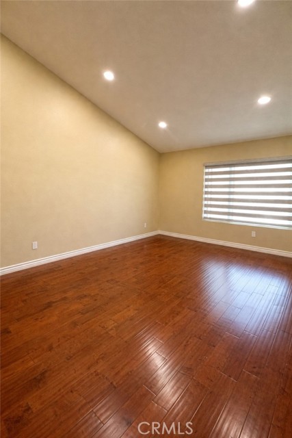 Detail Gallery Image 9 of 13 For 1025 Creekside Dr, Fullerton,  CA 92833 - 2 Beds | 2/1 Baths