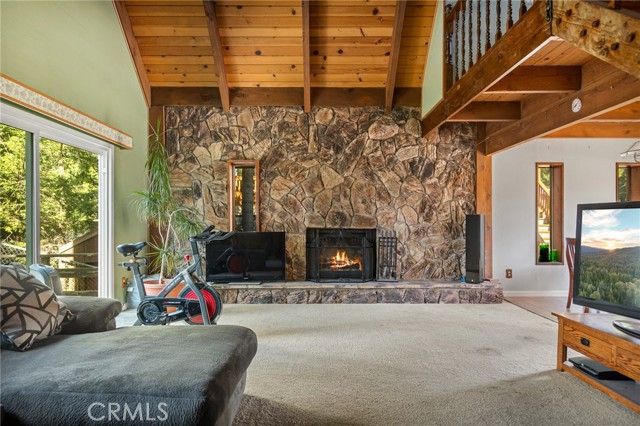 Detail Gallery Image 10 of 32 For 31539 Onacrest Dr, Running Springs,  CA 92382 - 3 Beds | 2/1 Baths