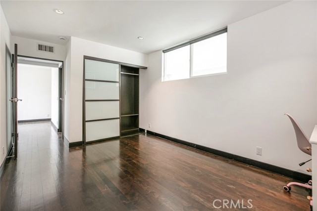 22619 Holanda Road, Woodland Hills CA: https://media.crmls.org/medias/9155926d-5a50-4604-b7f6-f86a24390f8a.jpg