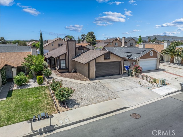 13883 Northstar Avenue, Victorville CA: https://media.crmls.org/medias/9155ce47-730e-4f66-a683-a56961839679.jpg