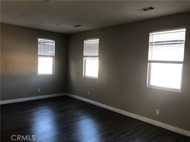 Detail Gallery Image 4 of 9 For 9789 La Vine Ct, Rancho Cucamonga,  CA 91701 - 4 Beds | 3/1 Baths