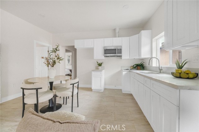 123 W 56th Street, Los Angeles CA: https://media.crmls.org/medias/9157123a-72ad-4c4f-a6e3-cd8589cd5e2a.jpg