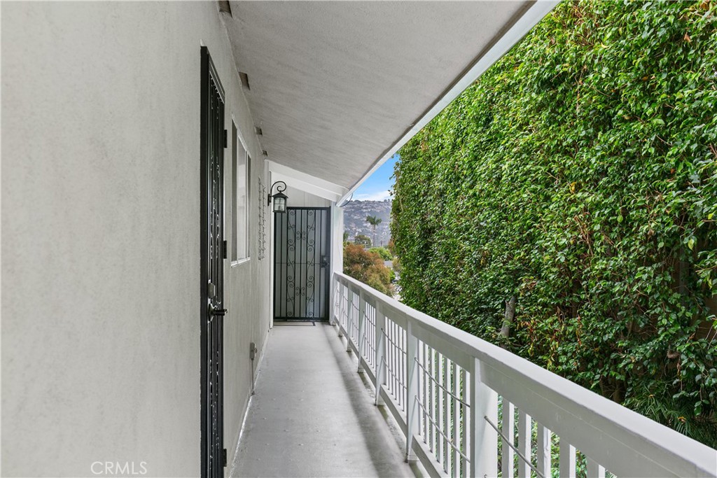 283 Dolphin Way