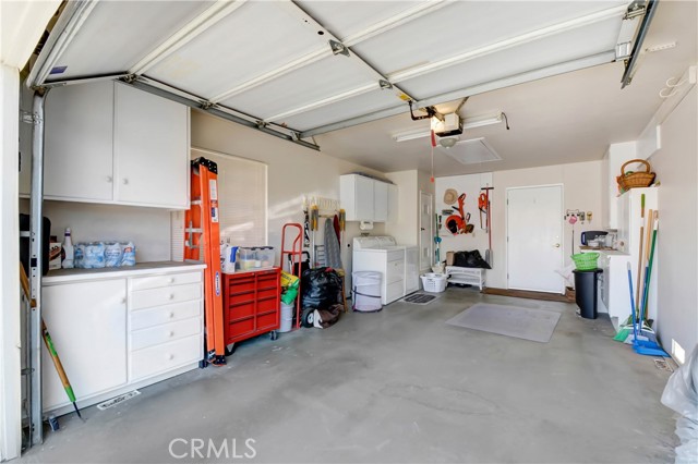 1355 Freedom Way, San Jacinto CA: https://media.crmls.org/medias/91593128-666d-441f-bcb7-01d4293c356a.jpg