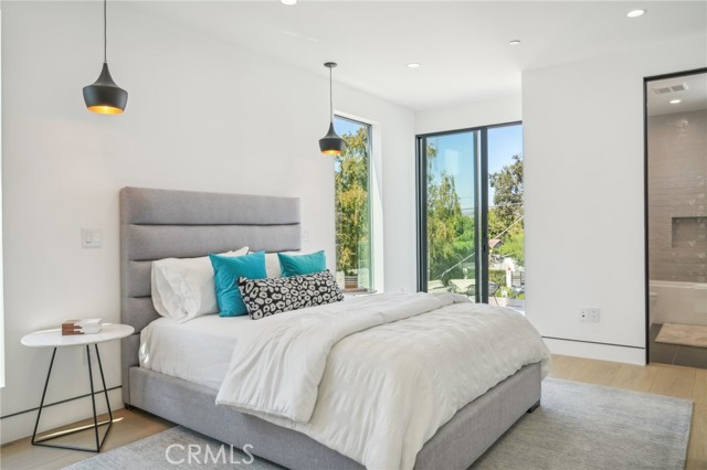 22930 Dolorosa Street, Woodland Hills CA: https://media.crmls.org/medias/915a0b54-efed-4885-9133-db9eeaa12bbb.jpg