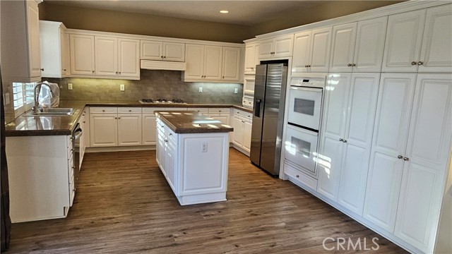 Detail Gallery Image 10 of 14 For 2566 Pearblossom, Fullerton,  CA 92835 - 4 Beds | 3 Baths