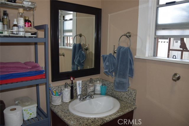 1935 Maine Avenue, Long Beach CA: https://media.crmls.org/medias/915a8e0b-a181-4223-95d8-6e6bd85a821a.jpg