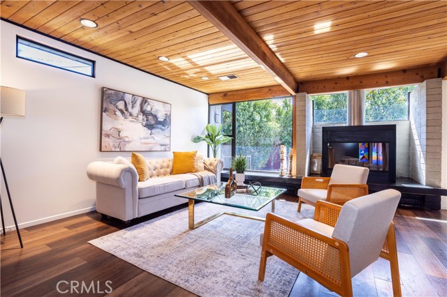 Detail Gallery Image 6 of 44 For 17442 Horace St, Granada Hills,  CA 91344 - 3 Beds | 3 Baths