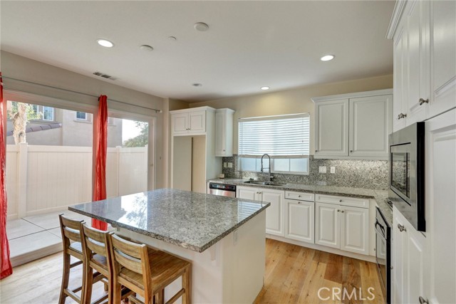 Detail Gallery Image 5 of 40 For 434 Golden Bear Ln, Upland,  CA 91786 - 3 Beds | 2/1 Baths