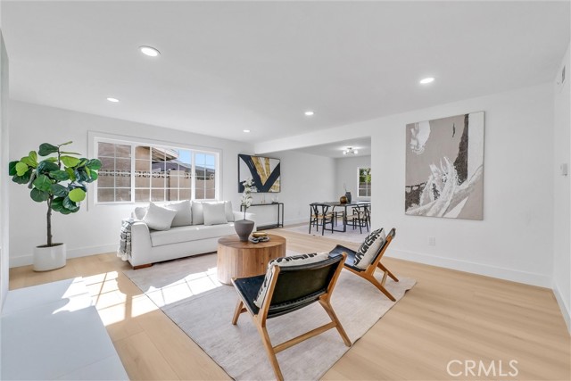 Image 11 of 45 For 2902 Winfield