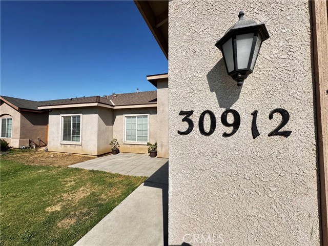 Detail Gallery Image 5 of 63 For 30912 Tadpole St, Visalia,  CA 93291 - 3 Beds | 2 Baths