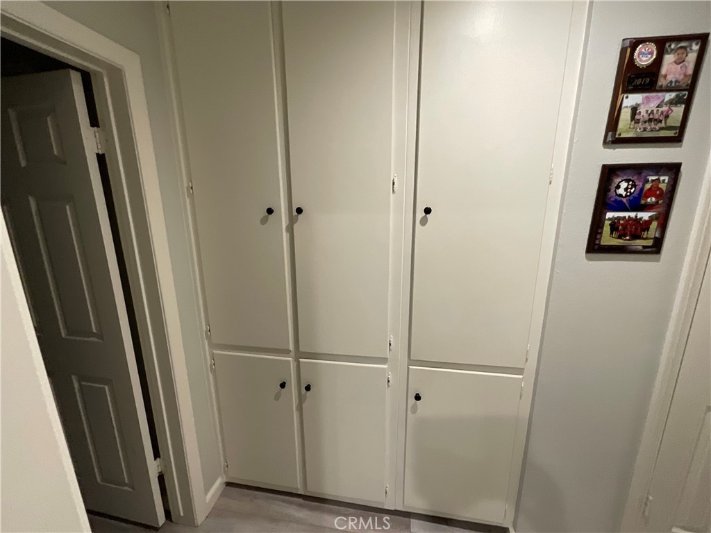 https://media.crmls.org/medias/915aebe6-28d6-4944-94b8-3e6b930af8b3.jpg?preset=X-Large