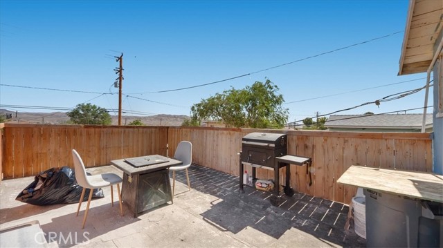 533 E Fredricks Street, Barstow CA: https://media.crmls.org/medias/915b5371-e3a3-45cc-b74b-911db8cdb70d.jpg