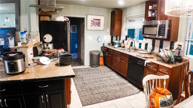 Detail Gallery Image 12 of 32 For 2719 Xavier, East Palo Alto,  CA 94303 - 7 Beds | 4 Baths