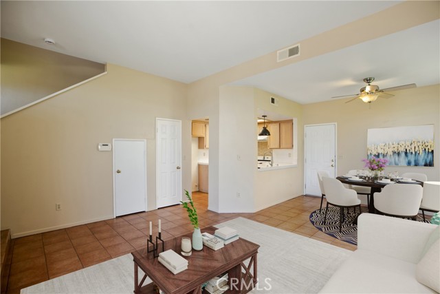 4311 Paramount Boulevard, Pico Rivera CA: https://media.crmls.org/medias/915be5bf-2e0c-4e60-8e0a-568ae924cf7f.jpg