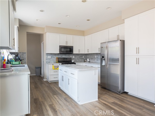1870 Rosemont Circle, San Jacinto CA: https://media.crmls.org/medias/915c6459-467d-498d-96ed-45af6a2ec904.jpg