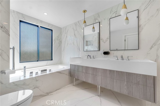 20500 Blairmoore Street, Chatsworth CA: https://media.crmls.org/medias/915d1699-3619-481c-8d03-c152c56aff32.jpg