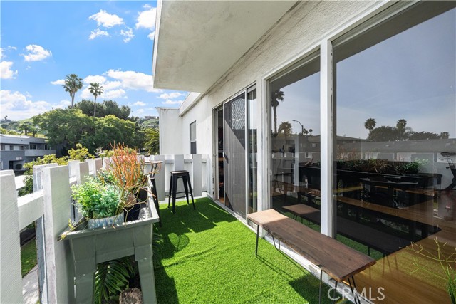 Detail Gallery Image 8 of 41 For 4065 Ursula #6,  Los Angeles,  CA 90008 - 2 Beds | 1 Baths