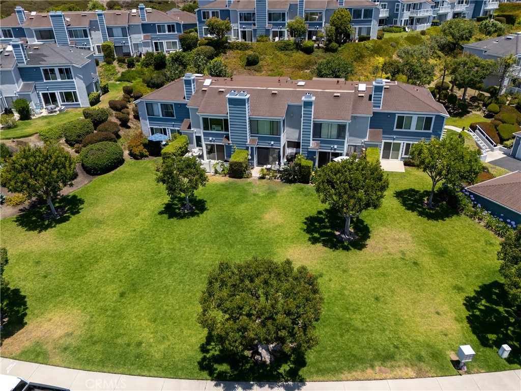 https://media.crmls.org/medias/915d79c9-00a2-46ef-abf3-0c5004cf3e63.jpg?preset=X-Large