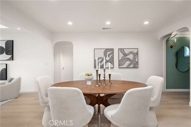 Detail Gallery Image 6 of 31 For 5625 Saint Clair Ave, Valley Village,  CA 91607 - 3 Beds | 2 Baths