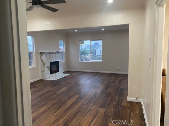 Detail Gallery Image 8 of 14 For 2728 Kentucky, Bakersfield,  CA 93306 - 2 Beds | 1 Baths