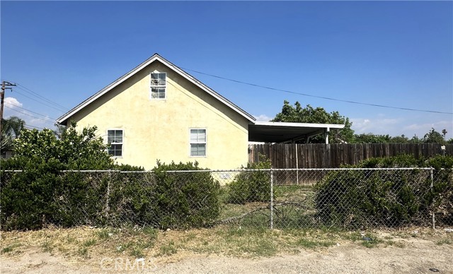 Detail Gallery Image 5 of 13 For 1369 Hardt St, San Bernardino,  CA 92408 - 5 Beds | 2 Baths