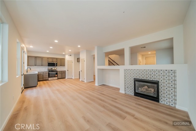 Detail Gallery Image 5 of 33 For 348 Camino De La Estrella, Perris,  CA 92571 - 5 Beds | 2/1 Baths