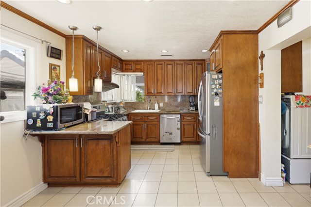 Detail Gallery Image 11 of 35 For 8444 Albia, Downey,  CA 90242 - 3 Beds | 1 Baths