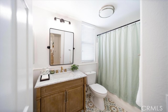 Main floor full Bathroom