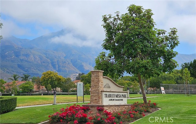 21351 Birdhollow Drive, Rancho Santa Margarita CA: https://media.crmls.org/medias/915f6e33-fecc-4e74-9215-56c87f6156f4.jpg