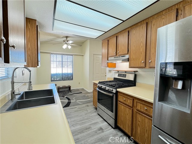 Detail Gallery Image 11 of 37 For 27411 Hacienda Dr, Menifee,  CA 92586 - 2 Beds | 2 Baths