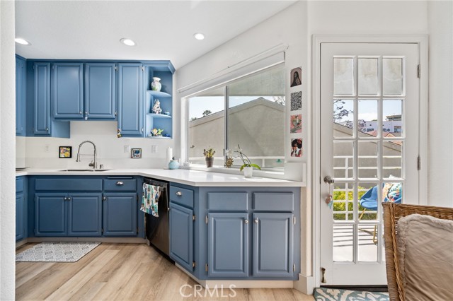 718 W 37th Street, San Pedro CA: https://media.crmls.org/medias/91606a26-6318-4799-8870-06e3ce0c961c.jpg